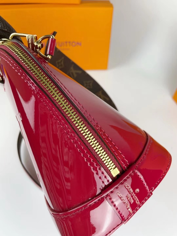 ルイヴィトンバッグ角部分ディテール